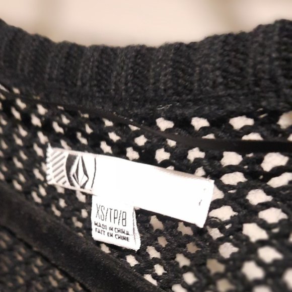 🌟NWOT Black Roxy Pull-Over Cardigan Sweater - Picture 2 of 3